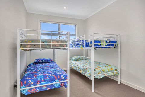 Eastern Breeze - Yamba Accommodation 24