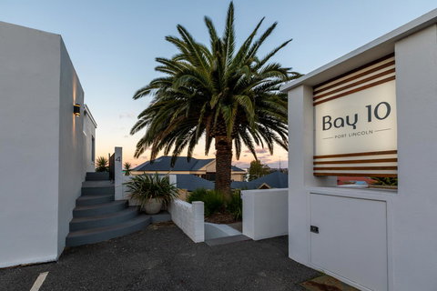 Bay 10 - Suites And Apartments - Yamba Accommodation 21