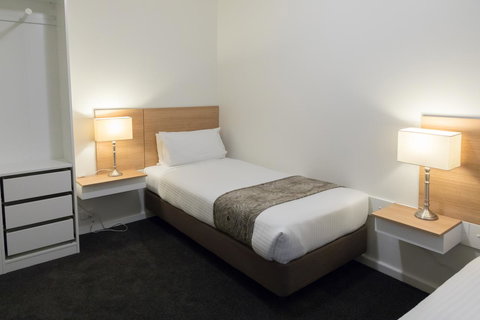 Bay 10 - Suites And Apartments - Yamba Accommodation 24