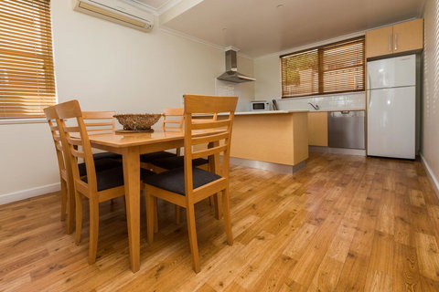 Bay 10 - Suites And Apartments - Yamba Accommodation 32