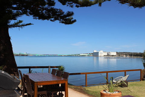 Bay 10 - Suites And Apartments - Yamba Accommodation 29