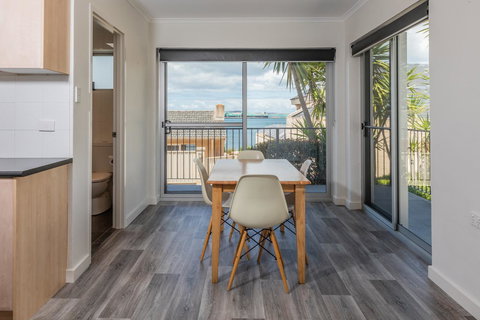 Bay 10 - Suites And Apartments - Yamba Accommodation 12