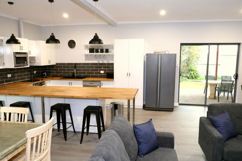 The Purple Door On Seaview - Yamba Accommodation 4
