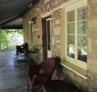Hillside Cottage - Yamba Accommodation