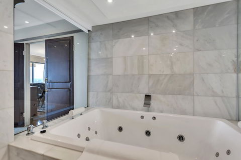 Stamford Plaza Adelaide - Yamba Accommodation 40