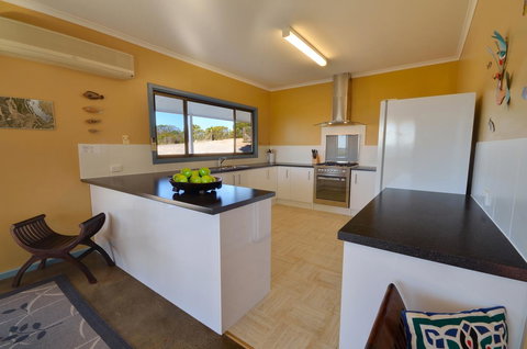 Kestrel Downs - Yamba Accommodation 7