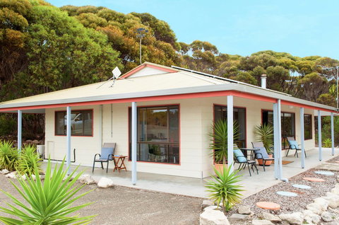 Kestrel Downs - Yamba Accommodation 3