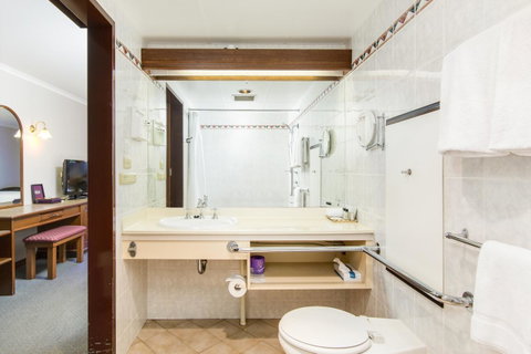 Adelaide Inn - Yamba Accommodation 24