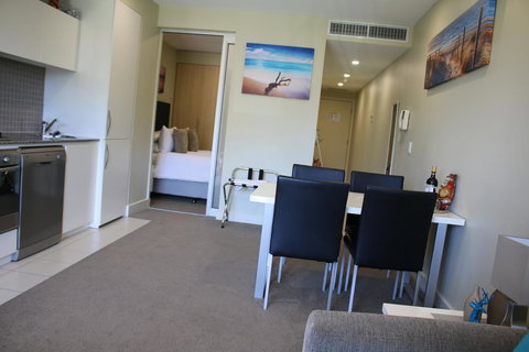 Beachside Luxury Getaway In Glenelg - Yamba Accommodation 1