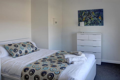Aart Apartments - Yamba Accommodation 24