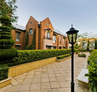 Majestic Old Lion Apartments - Yamba Accommodation