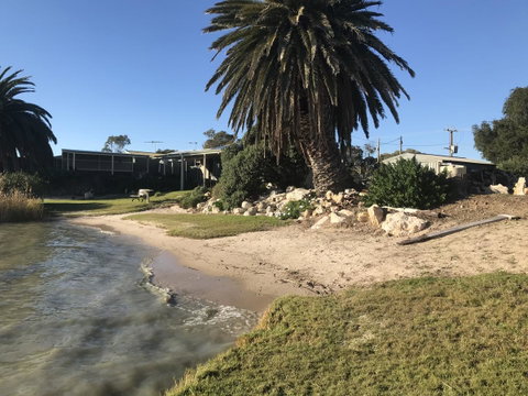 Hydeaway Bay - Own Private Bay + Kayaks - Yamba Accommodation 3