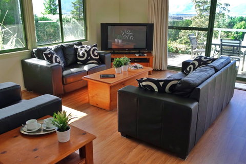 SkyView Villa - Yamba Accommodation 4