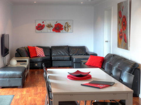 Home On Torrens - Yamba Accommodation 24