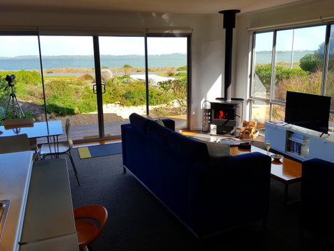 Coorong Waterfront Retreat - Yamba Accommodation 0