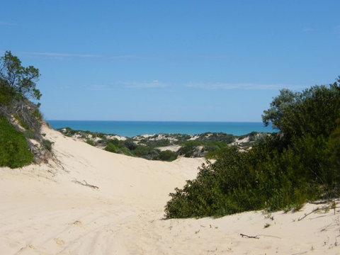 Coorong Waterfront Retreat - Yamba Accommodation 23