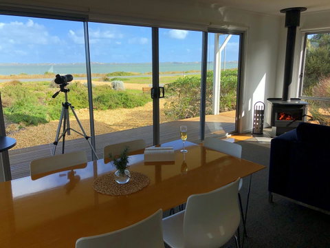 Coorong Waterfront Retreat - Yamba Accommodation 7