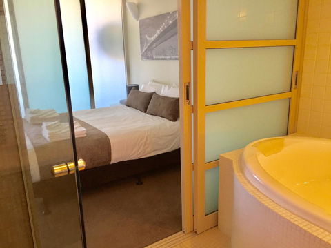 Adelaide DressCircle Apartments - North Terrace - Yamba Accommodation 17