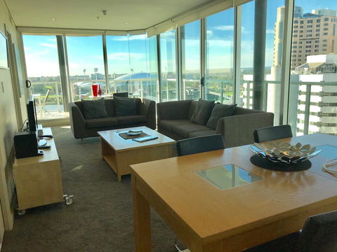 Adelaide DressCircle Apartments - North Terrace - Yamba Accommodation 9