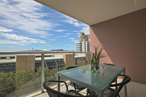 Adelaide DressCircle Apartments - North Terrace - Yamba Accommodation 1