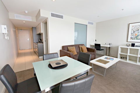 Adelaide DressCircle Apartments - North Terrace - Yamba Accommodation 12