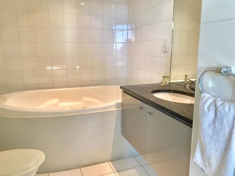 Adelaide DressCircle Apartments - North Terrace - Yamba Accommodation 6