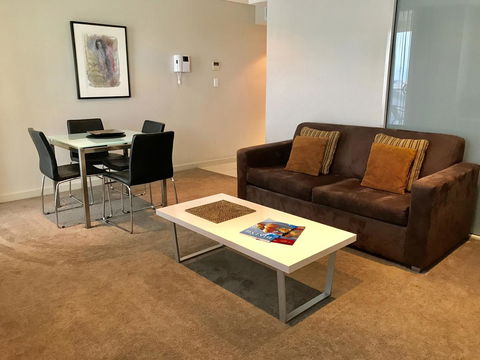 Adelaide DressCircle Apartments - North Terrace - Yamba Accommodation 10