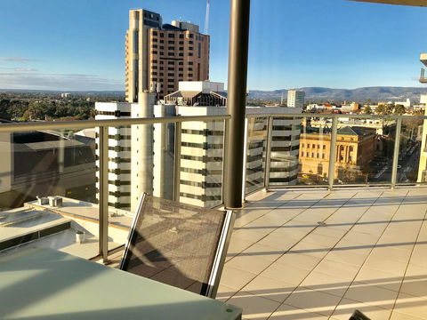 Adelaide DressCircle Apartments - North Terrace - Yamba Accommodation 4