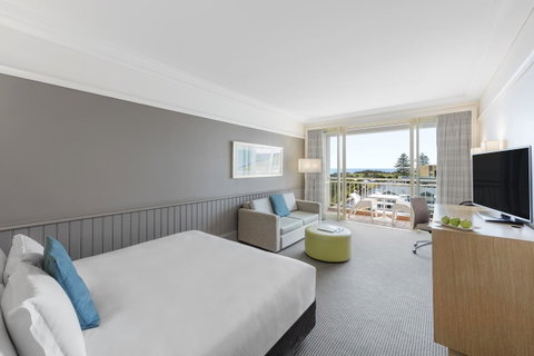 Crowne Plaza Terrigal Pacific, An IHG Hotel - Yamba Accommodation 41