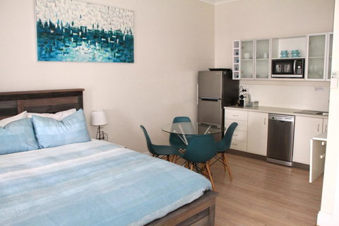 Smugglers Inn Studio Apartments - Yamba Accommodation 4