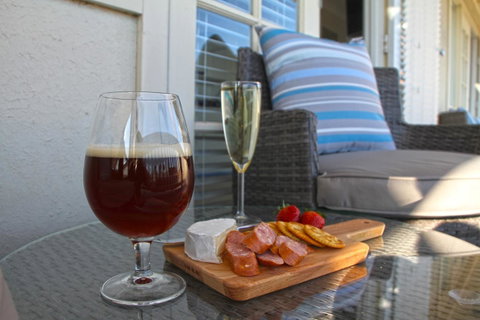 Smugglers Inn Studio Apartments - Yamba Accommodation 2