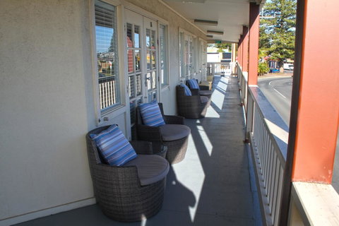 Smugglers Inn Studio Apartments - Yamba Accommodation 1