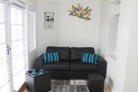 Smugglers Inn Studio Apartments - Yamba Accommodation 3