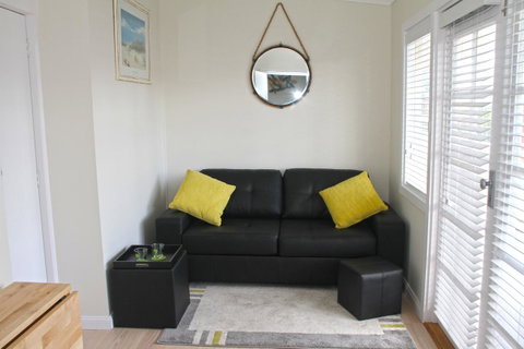 Smugglers Inn Studio Apartments - Yamba Accommodation 11