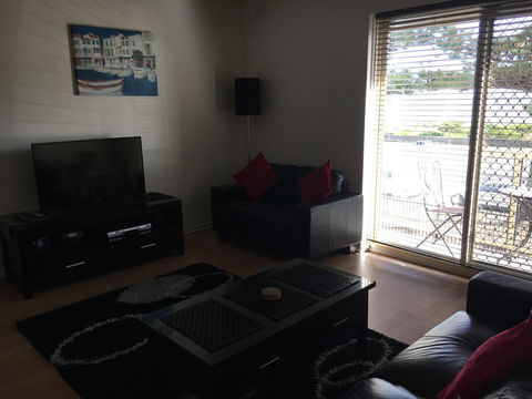 Adelaide - Semaphore Beach Front - Yamba Accommodation 2