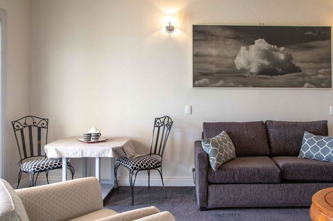 Angaston House - Yamba Accommodation 8