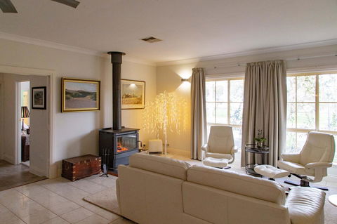 Angaston House - Yamba Accommodation 5