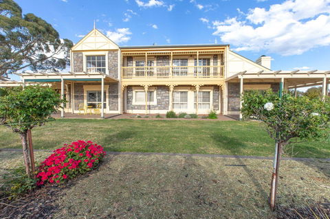 Angaston House - Yamba Accommodation 24
