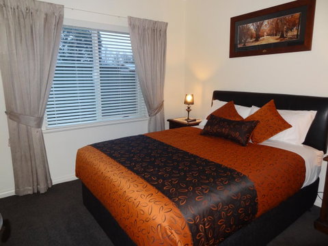 Hahndorf Oak Tree Cottages - Yamba Accommodation 3