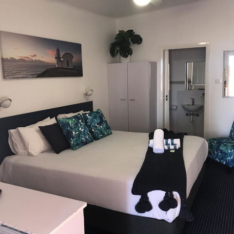 OCEAN BREEZE MOTEL - Yamba Accommodation 2