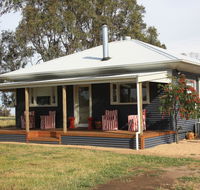 Rabbiters Hut - Yamba Accommodation