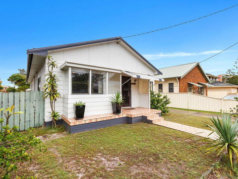 Wyvern - Yamba Accommodation 0