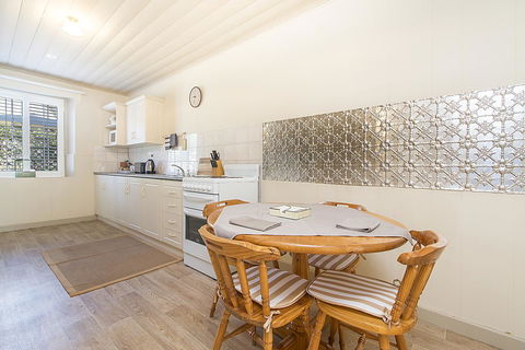 Stoneleigh Cottage Bed And Breakfast - Yamba Accommodation 6
