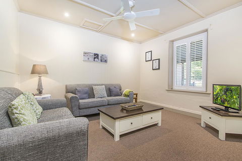Stoneleigh Cottage Bed And Breakfast - Yamba Accommodation 4