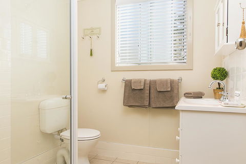 Stoneleigh Cottage Bed And Breakfast - Yamba Accommodation 5