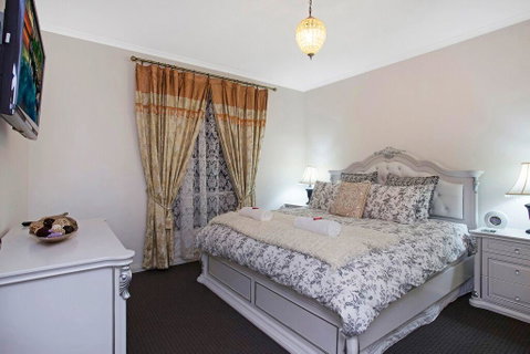 Hahndorf House B&B - Yamba Accommodation 3