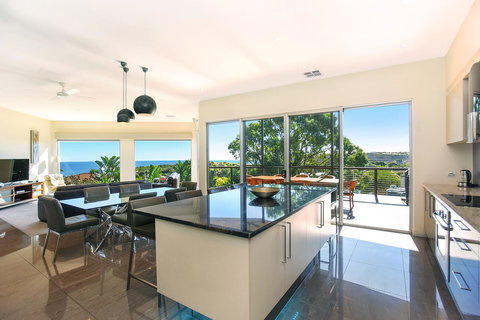 Lavina Luxury Beach House - Yamba Accommodation 8