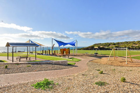 Lavina Luxury Beach House - Yamba Accommodation 32