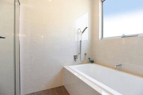 Lavina Luxury Beach House - Yamba Accommodation 28