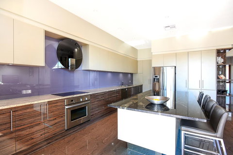 Lavina Luxury Beach House - Yamba Accommodation 9